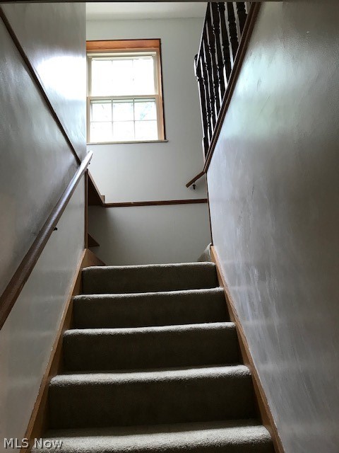 1283 Center Road Clinton, OH 44216 - Photo 21 of 33 STAIRWELL UP