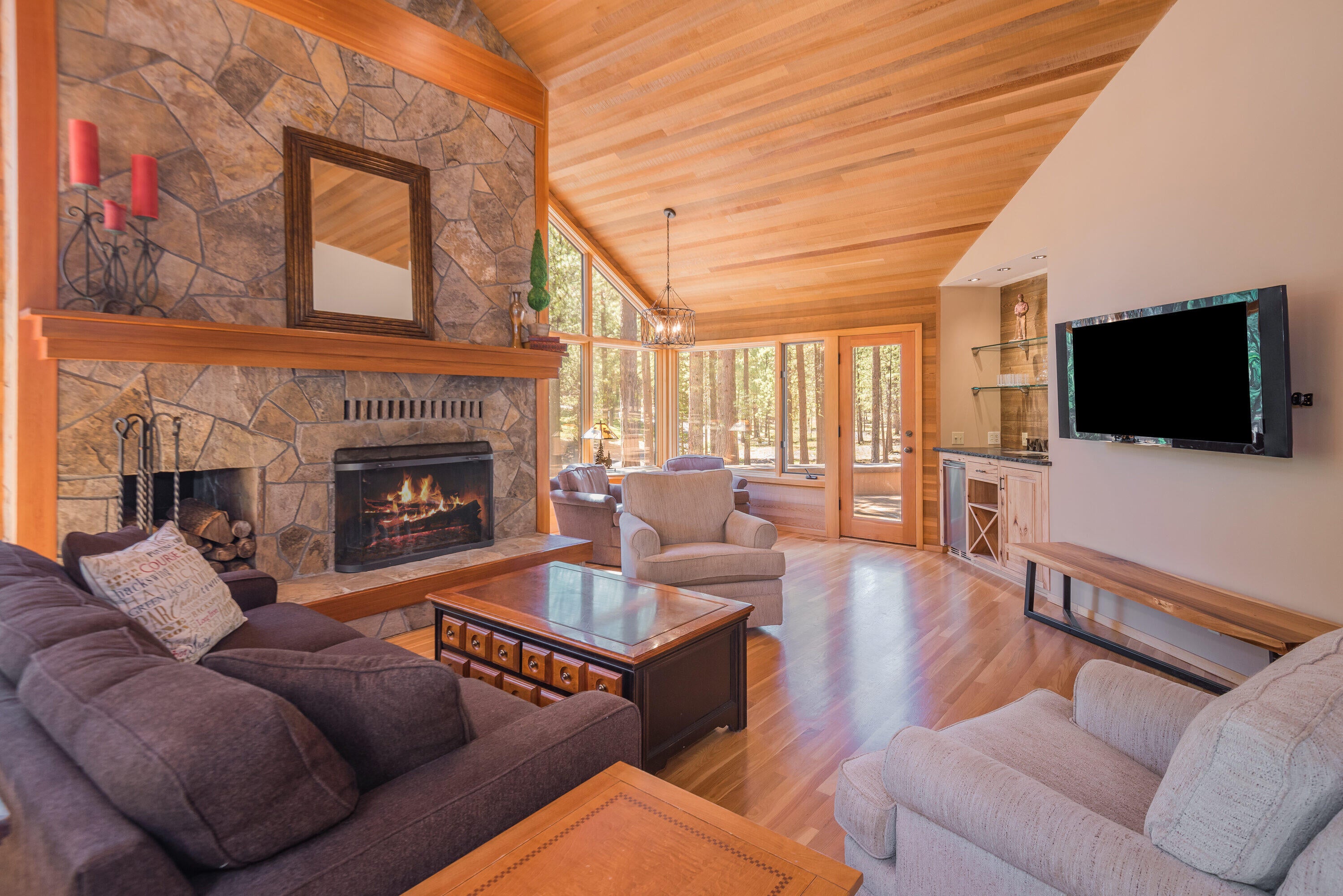 70450 Linnaea Borealis Black Butte Ranch, OR 97759 - Photo 4 of 39 Wood burning fireplace