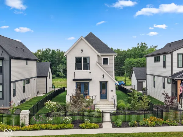 $739,900 | 11521 Langton Walk, Zionsville, IN 46077