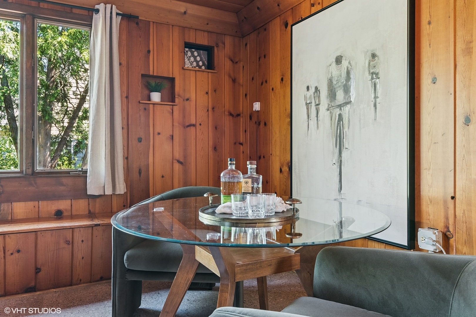 148 Geneva Road Glen Ellyn, IL 60137 - Photo 32 of 45 a view of a dining room with a table and chairs