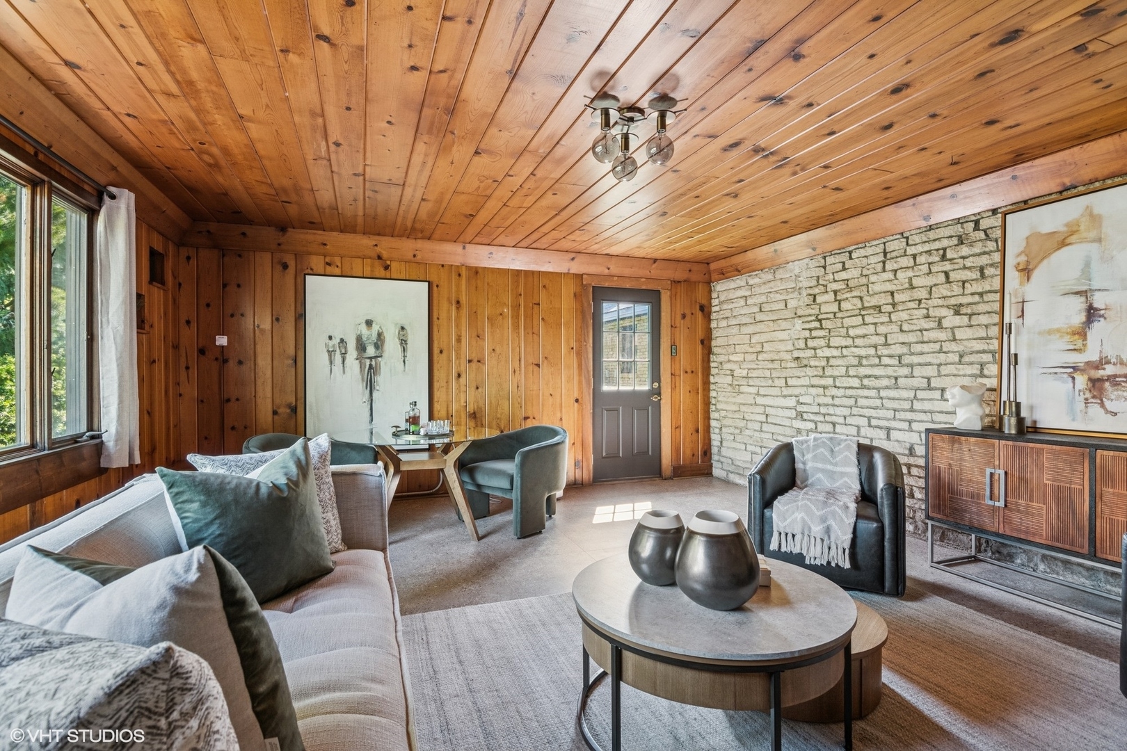 148 Geneva Road Glen Ellyn, IL 60137 - Photo 33 of 45 a living room with furniture