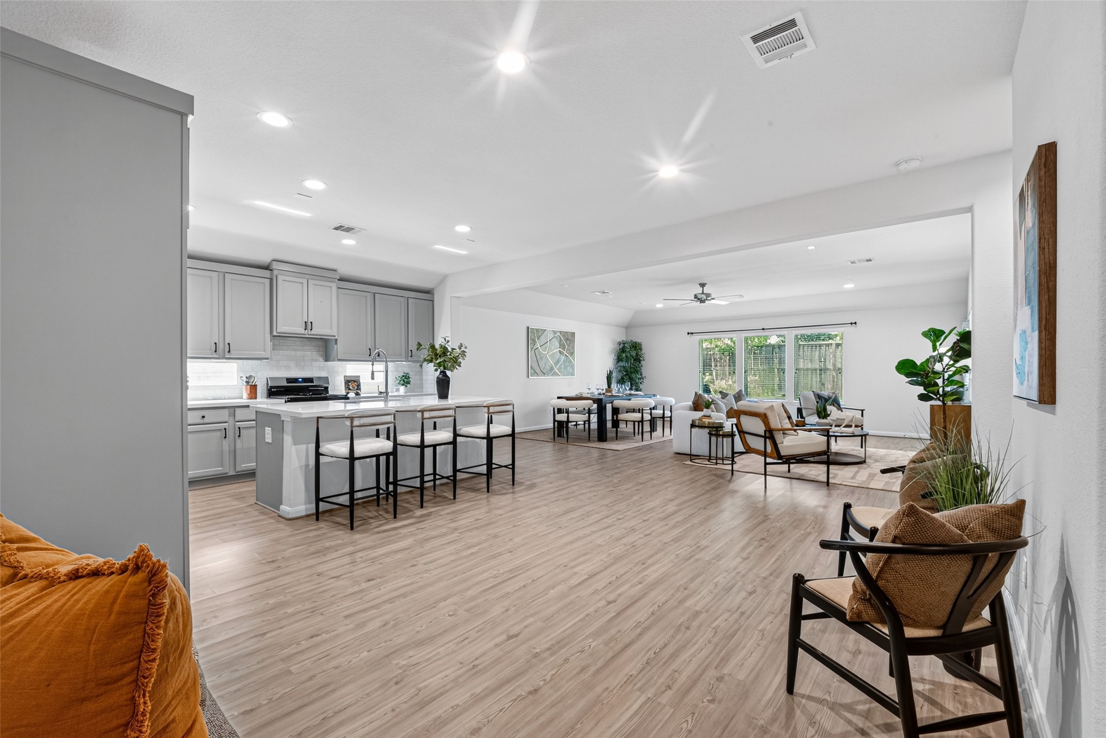 2500 Hagerman Road Conroe, TX 77384 - Photo 12 of 49 Large family, kitchen and breakfast room