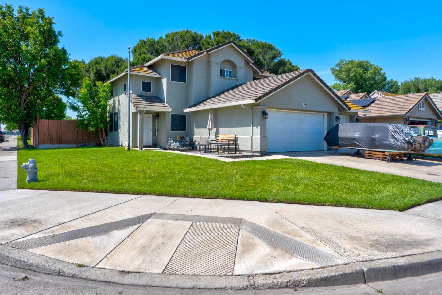 725 McKinley Street Los Banos, CA 93635 - Photo 4 of 47