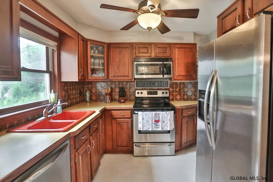 36 Spring Avenue Colonie, NY 12110 - Photo 24 of 61 Photo 24