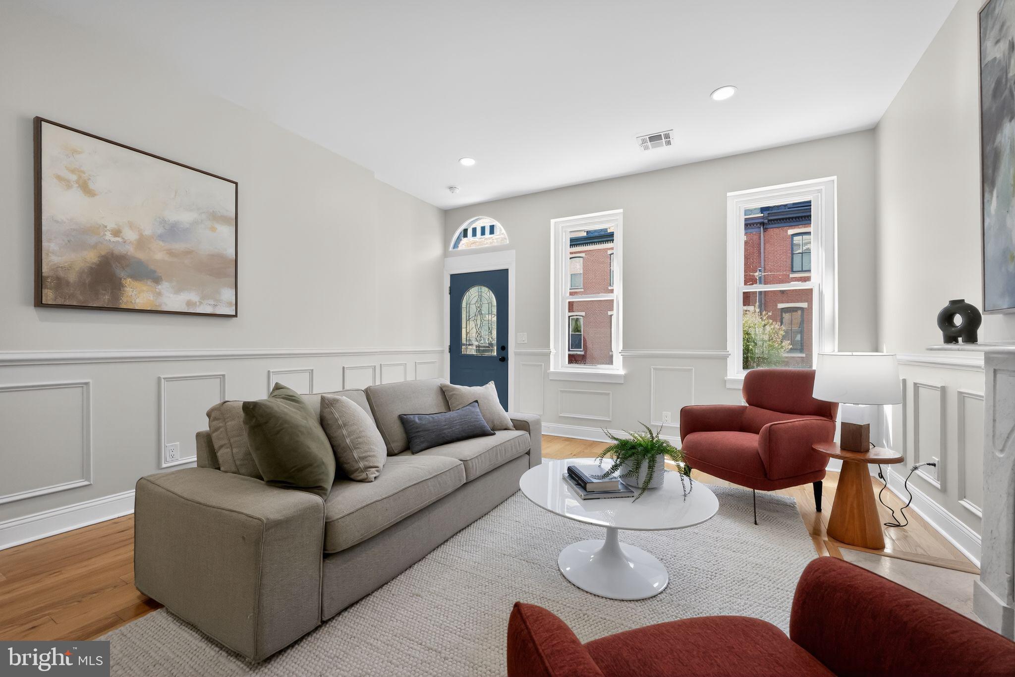 2303 St Albans Street Philadelphia, PA 19146 - Photo 2 of 51 Living room