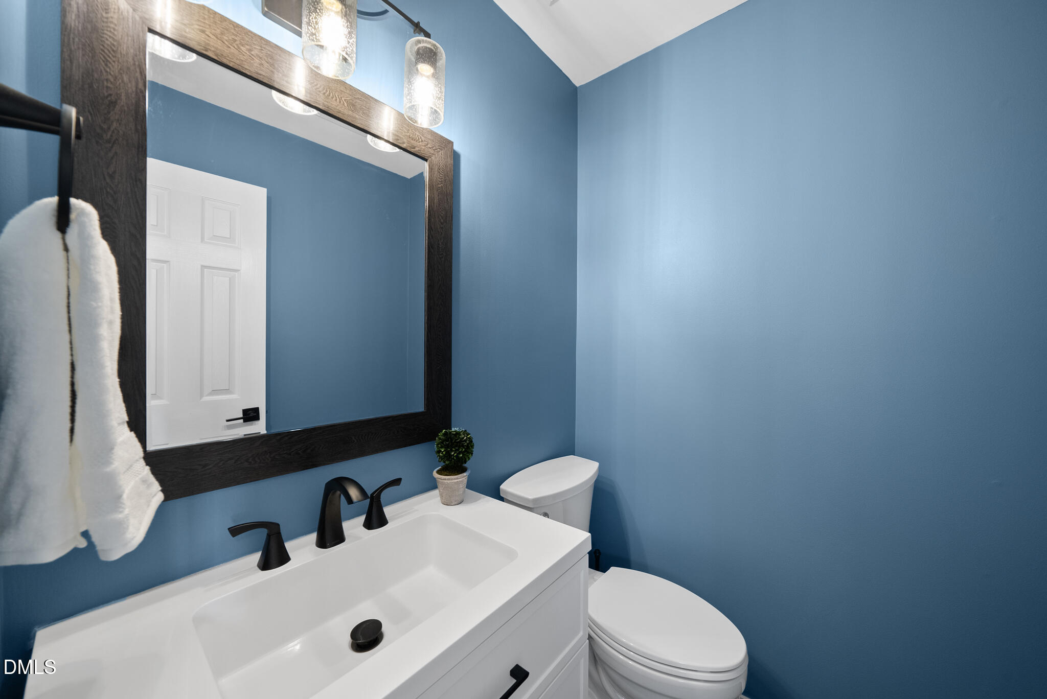 8306 Chimneycap Drive Raleigh, NC 27613 - Photo 19 of 30 20-DSC03340