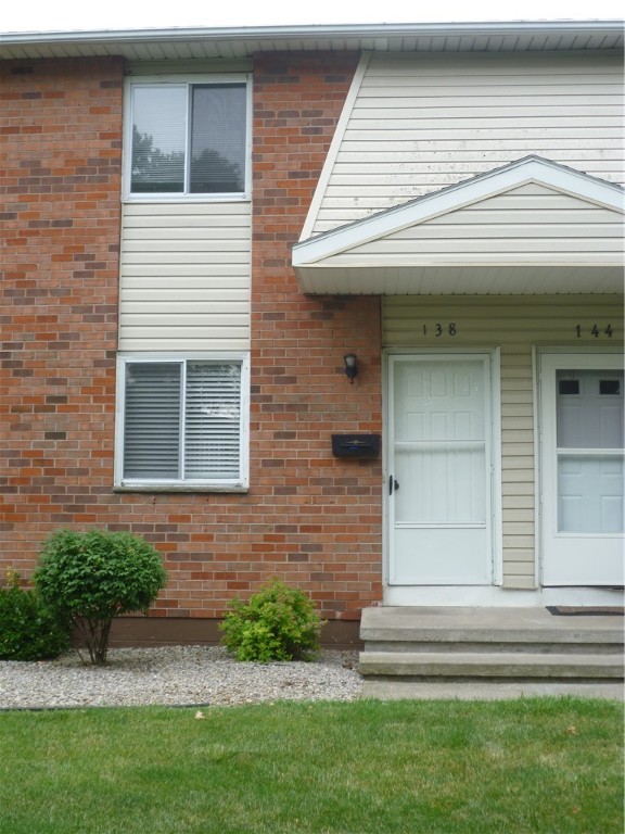 138 Fox Run Gates, NY 14606 - Photo 2 of 40 Door on Left