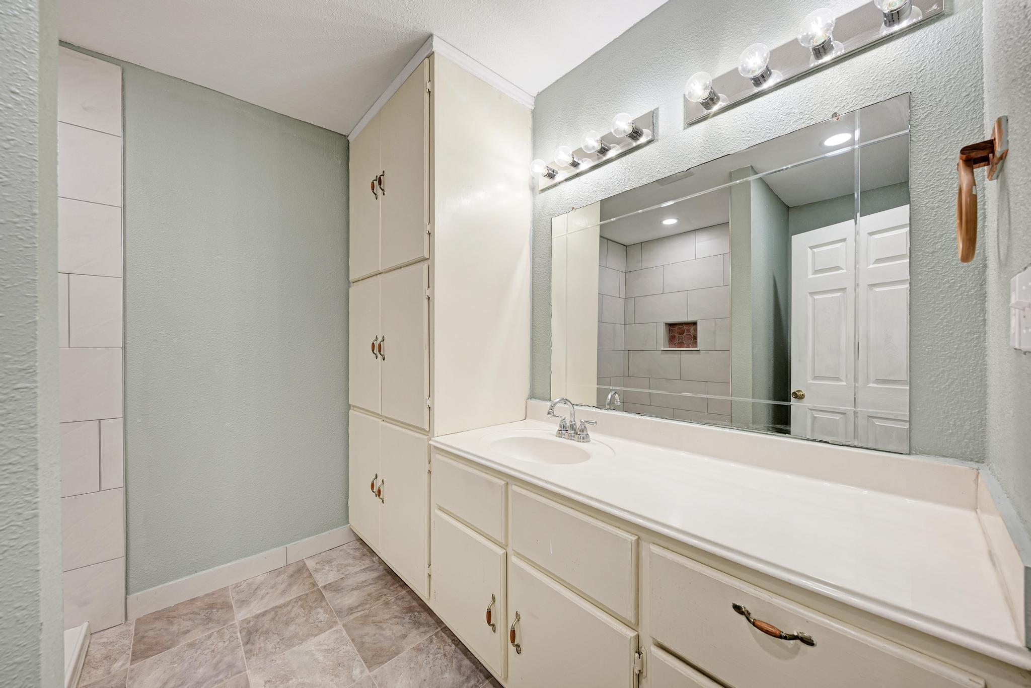 4701 Bandera Road Austin, TX 78721 - Photo 22 of 37