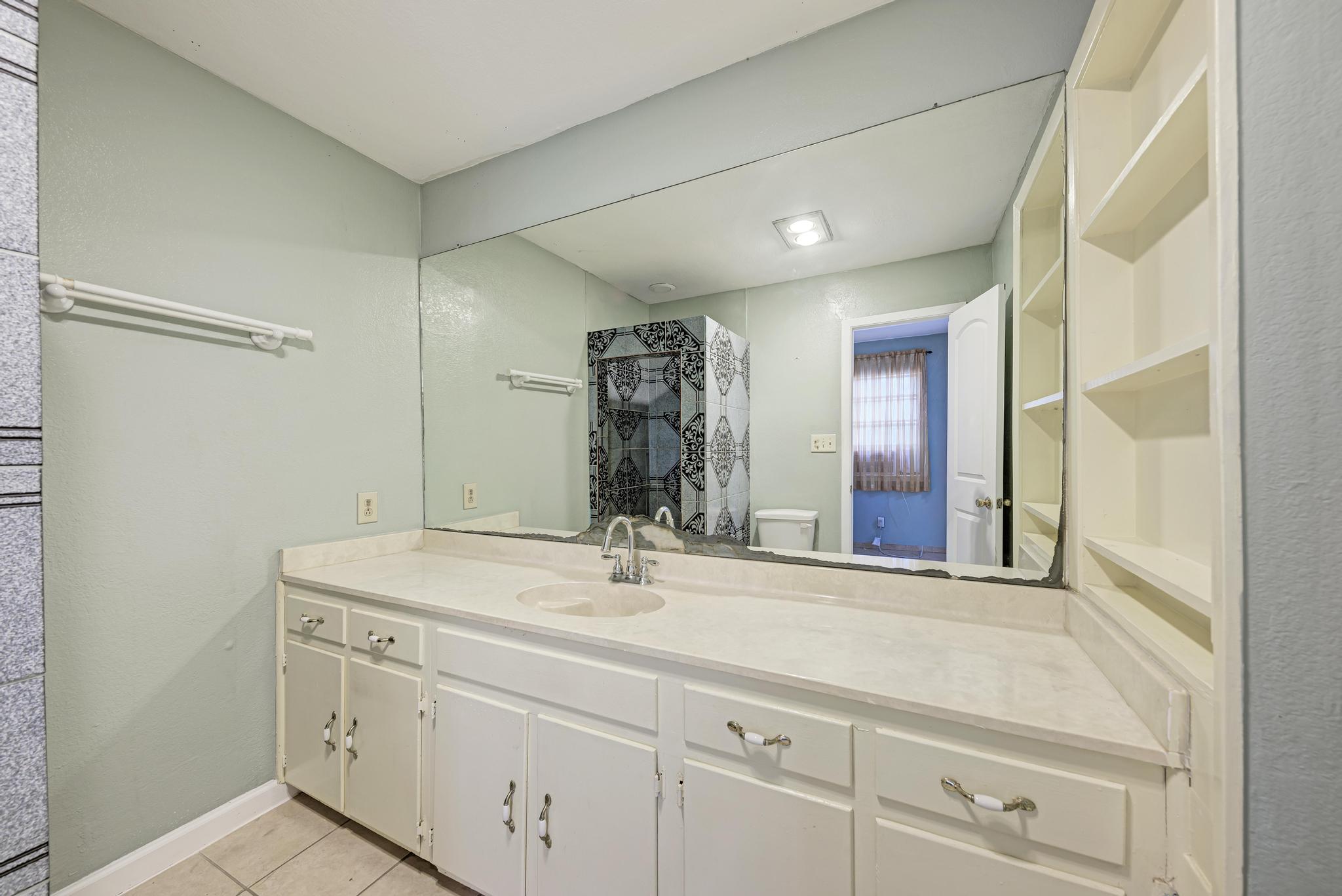 4701 Bandera Road Austin, TX 78721 - Photo 26 of 37