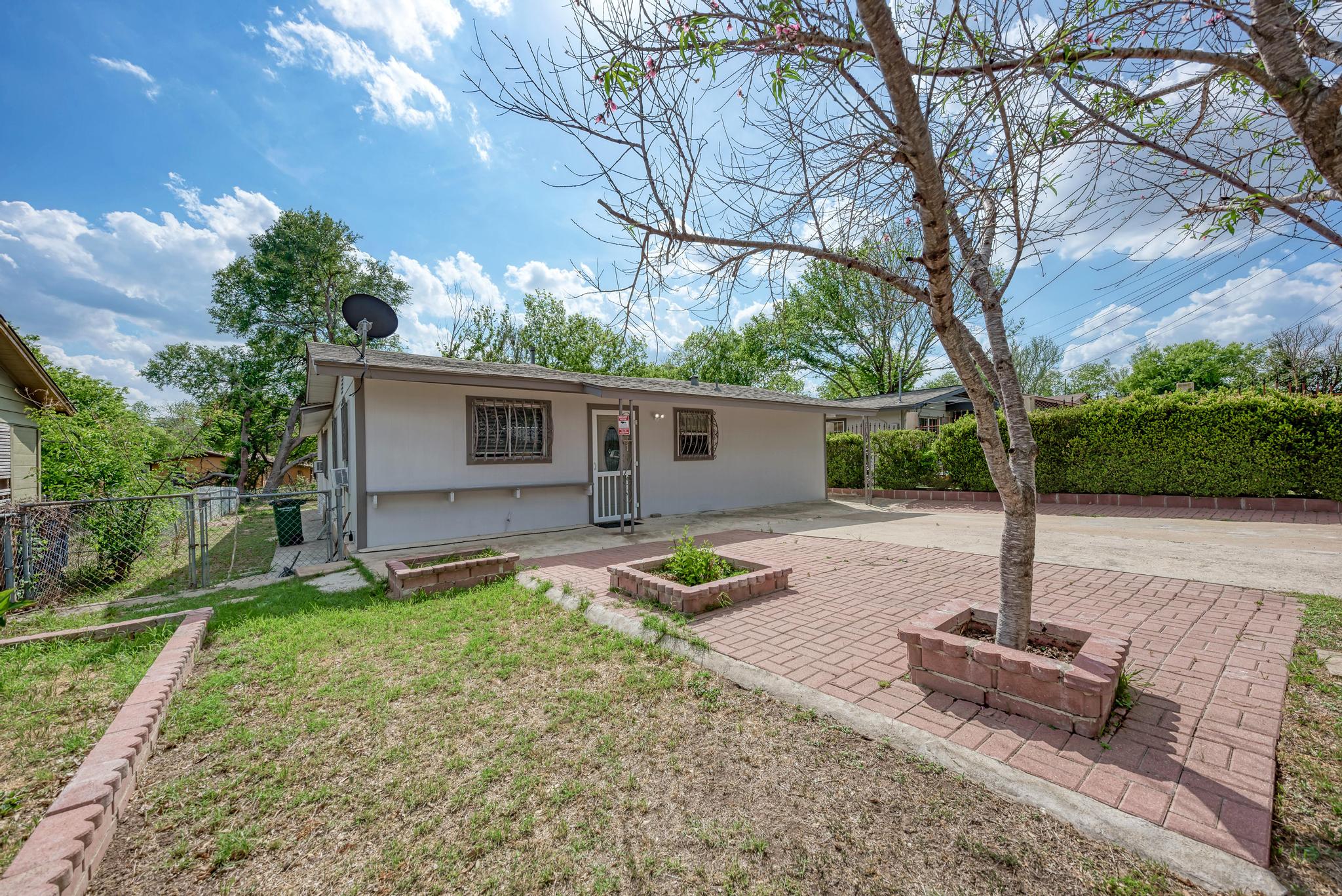 4701 Bandera Road Austin, TX 78721 - Photo 3 of 37