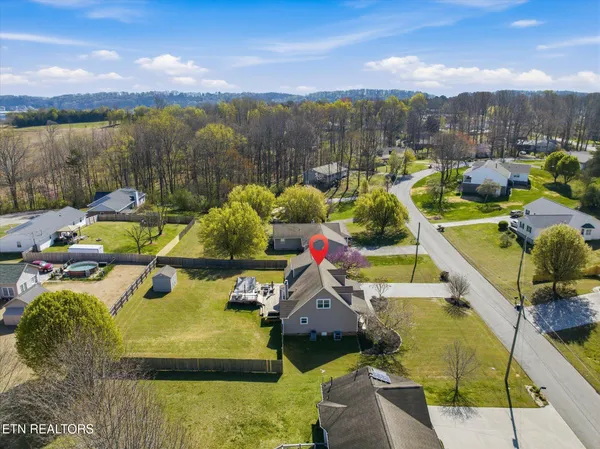 $425,000 | 2727 Kenwood Drive, Athens, TN 37303