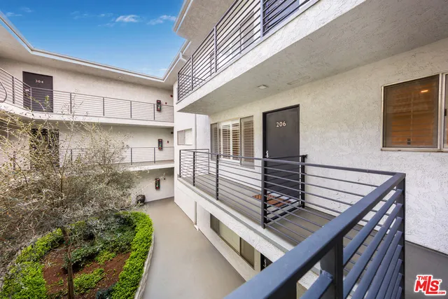 $3,950 | 610 North Orlando Avenue, Unit 206, West Hollywood, CA 90048