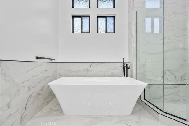 $2,479,000 | 110 South Irena Avenue, Unit A, Redondo Beach, CA 90277