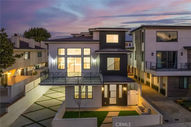 $2,479,000 | 110 South Irena Avenue, Unit A, Redondo Beach, CA 90277