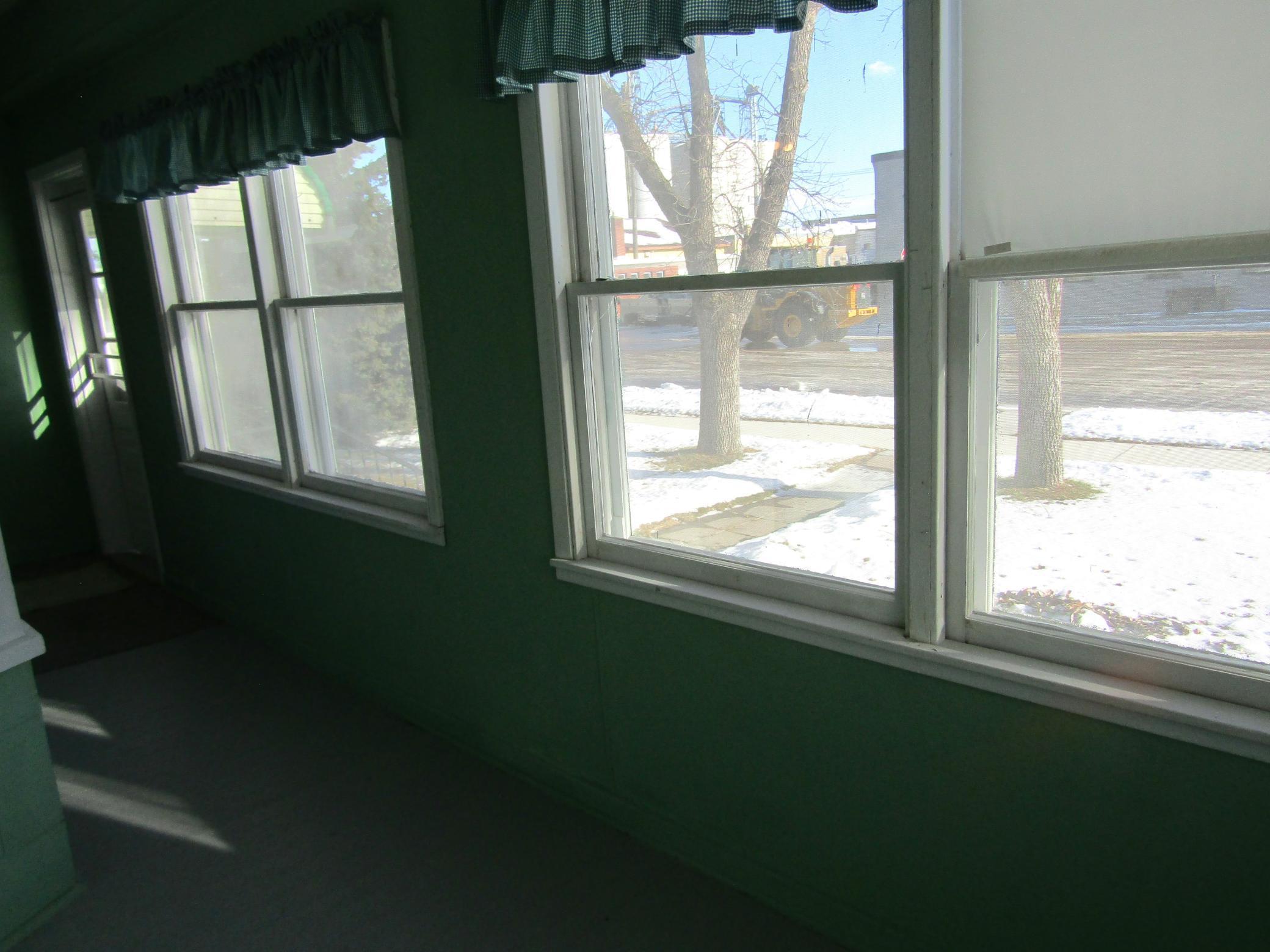 712 7th Street Dawson, MN 56232 - Photo 3 of 46