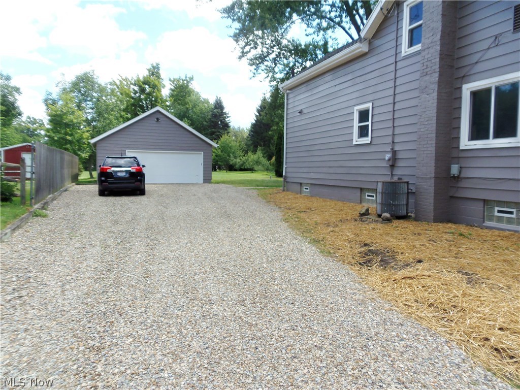3037 Derling Road Akron, OH 44319 - Photo 4 of 33