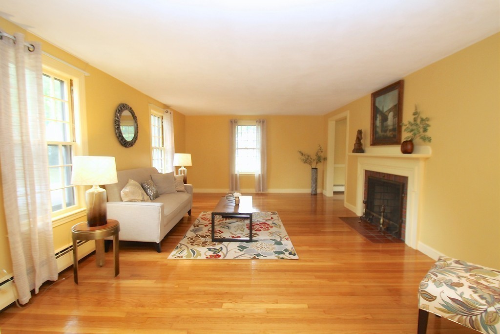 32 Maple Ridge Road Reading, MA 01867 - Photo 5 of 30