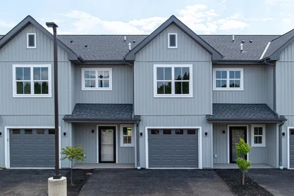 $299,900 | 1072 West 20th Avenue, Oshkosh, WI 54902