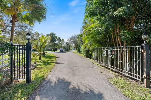 $5,795,000 | 13500 Stirling Road, Southwest Ranches, FL 33330