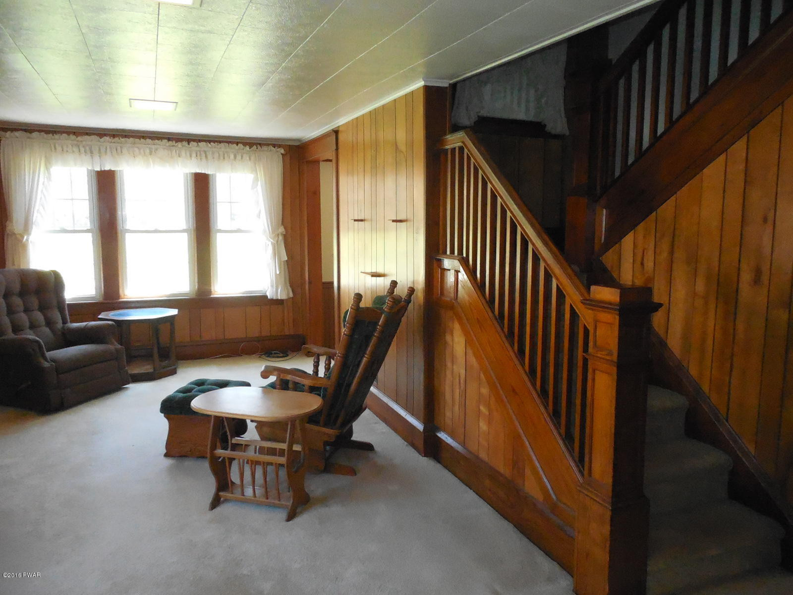 360 Honesdale Road Waymart, PA 18472 - Photo 9 of 33 Family room