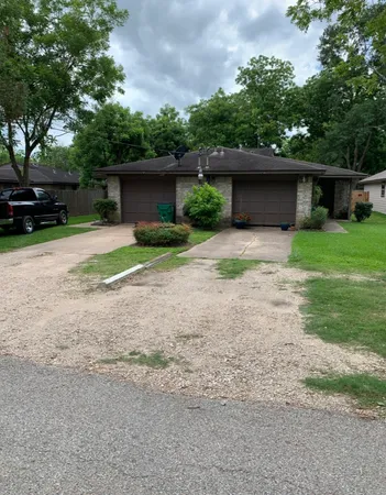$229,000 | 409-411 Hurst Place, Angleton, TX 77515