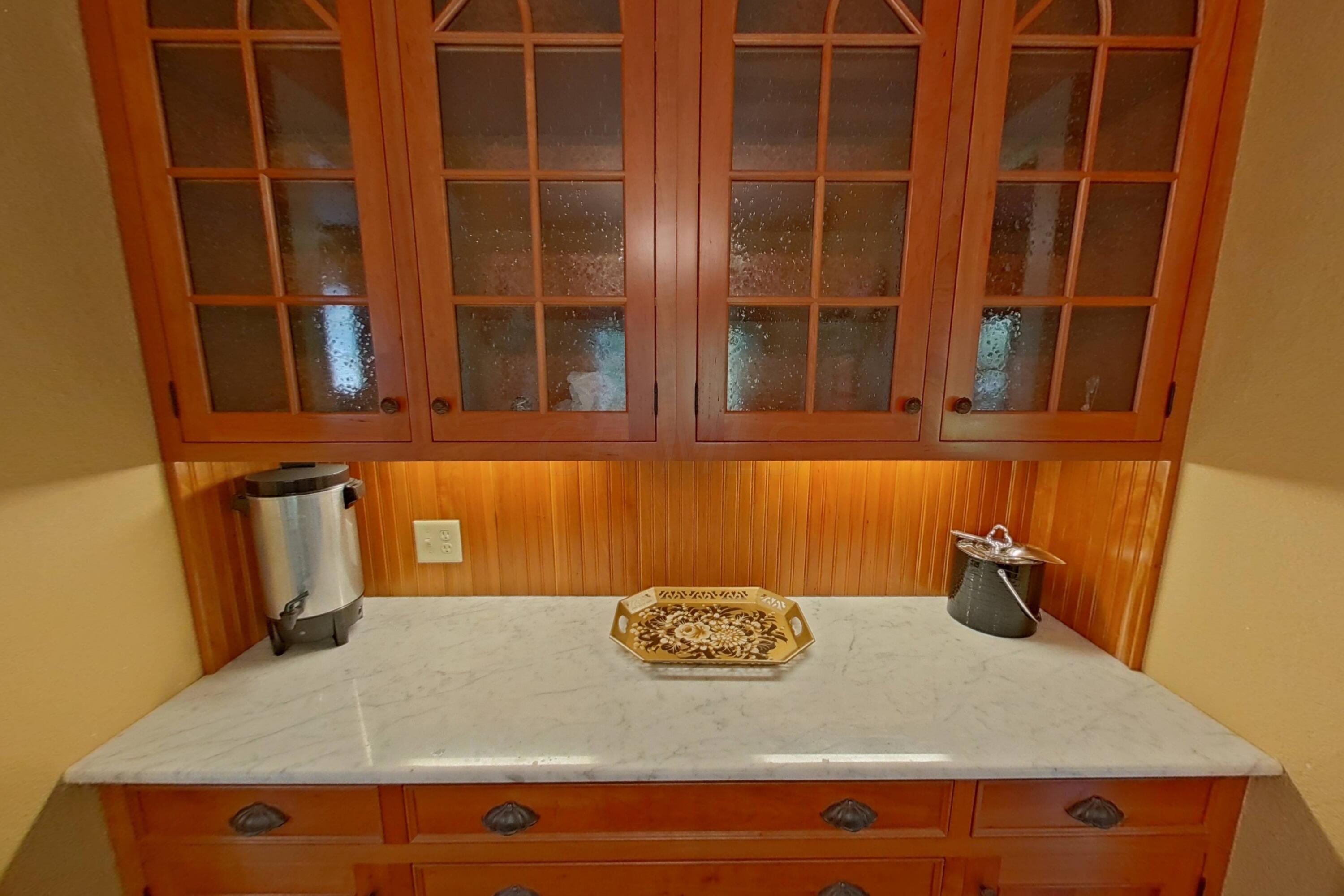 11939 Marne Road Newark, OH 43055 - Photo 25 of 66 Marne Rd Butler's pantry