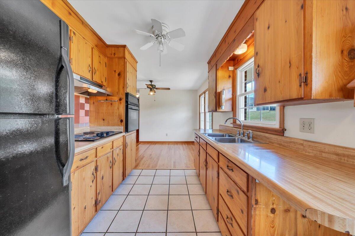 409 Decatur Circle Salem, VA 24153 - Photo 14 of 47 14-MIB06303