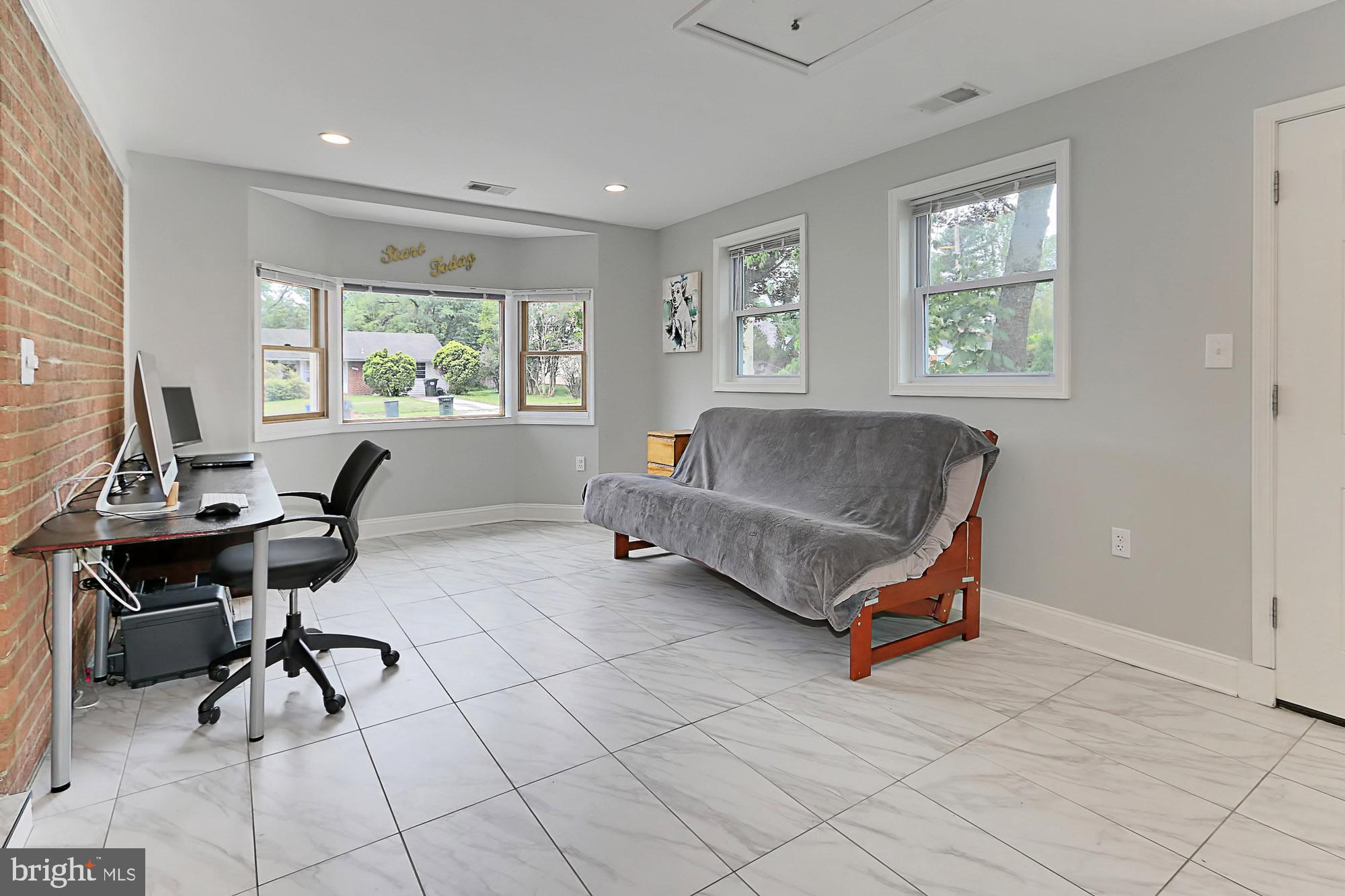 7410 Gresham Street Springfield, VA 22151 - Photo 8 of 28 Den - Great Flex Space