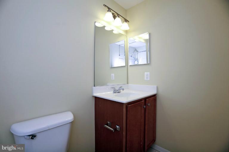 1785 Jonathan Way, Unit 1785A Reston, VA 20190 - Photo 12 of 23 Bath