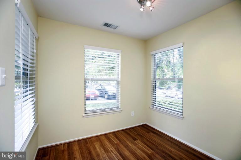 1785 Jonathan Way, Unit 1785A Reston, VA 20190 - Photo 16 of 23 Dining Room
