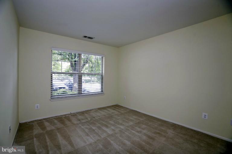 1785 Jonathan Way, Unit 1785A Reston, VA 20190 - Photo 21 of 23 Bedroom (Master)