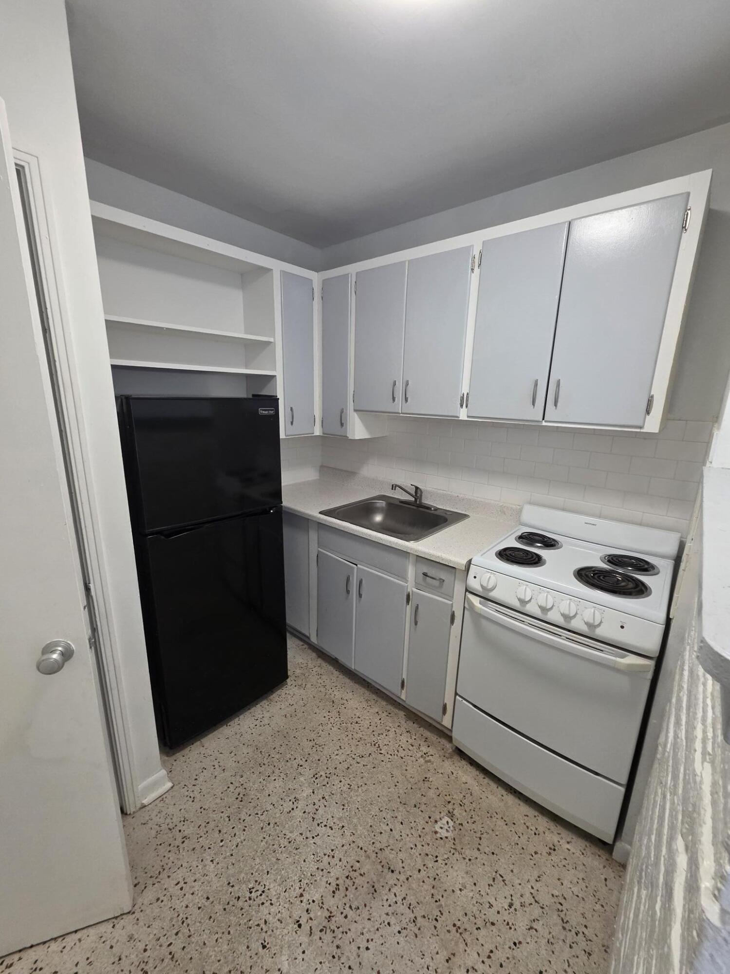 1216 Cabana Road, Unit 1A Singer Island, FL 33404 - Photo 7 of 9 kitchen