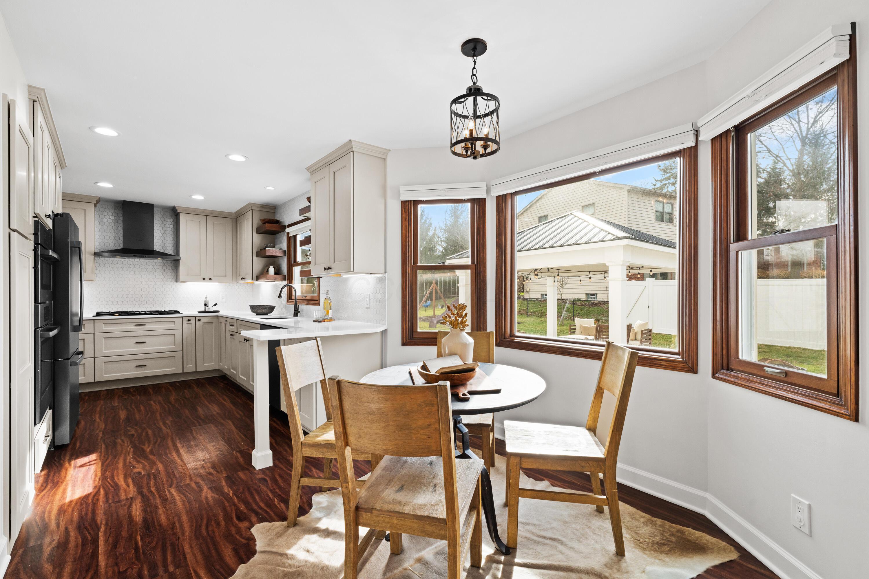 4305 Castleton Road Upper Arlington, OH 43220 - Photo 27 of 78 Eat-In Space