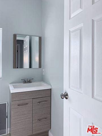 $2,995 | 996 North Los Robles Avenue, Pasadena, CA 91104