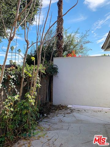 $2,995 | 996 North Los Robles Avenue, Pasadena, CA 91104