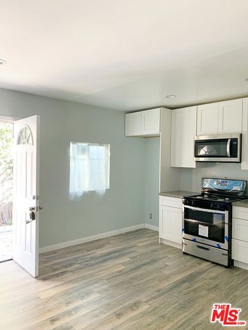 $2,995 | 996 North Los Robles Avenue, Pasadena, CA 91104