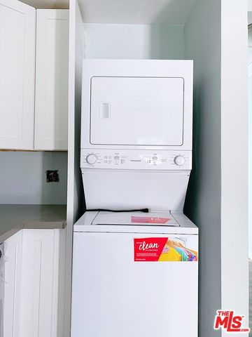 $2,995 | 996 North Los Robles Avenue, Pasadena, CA 91104