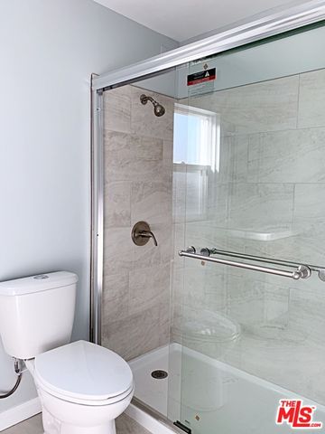 $2,995 | 996 North Los Robles Avenue, Pasadena, CA 91104