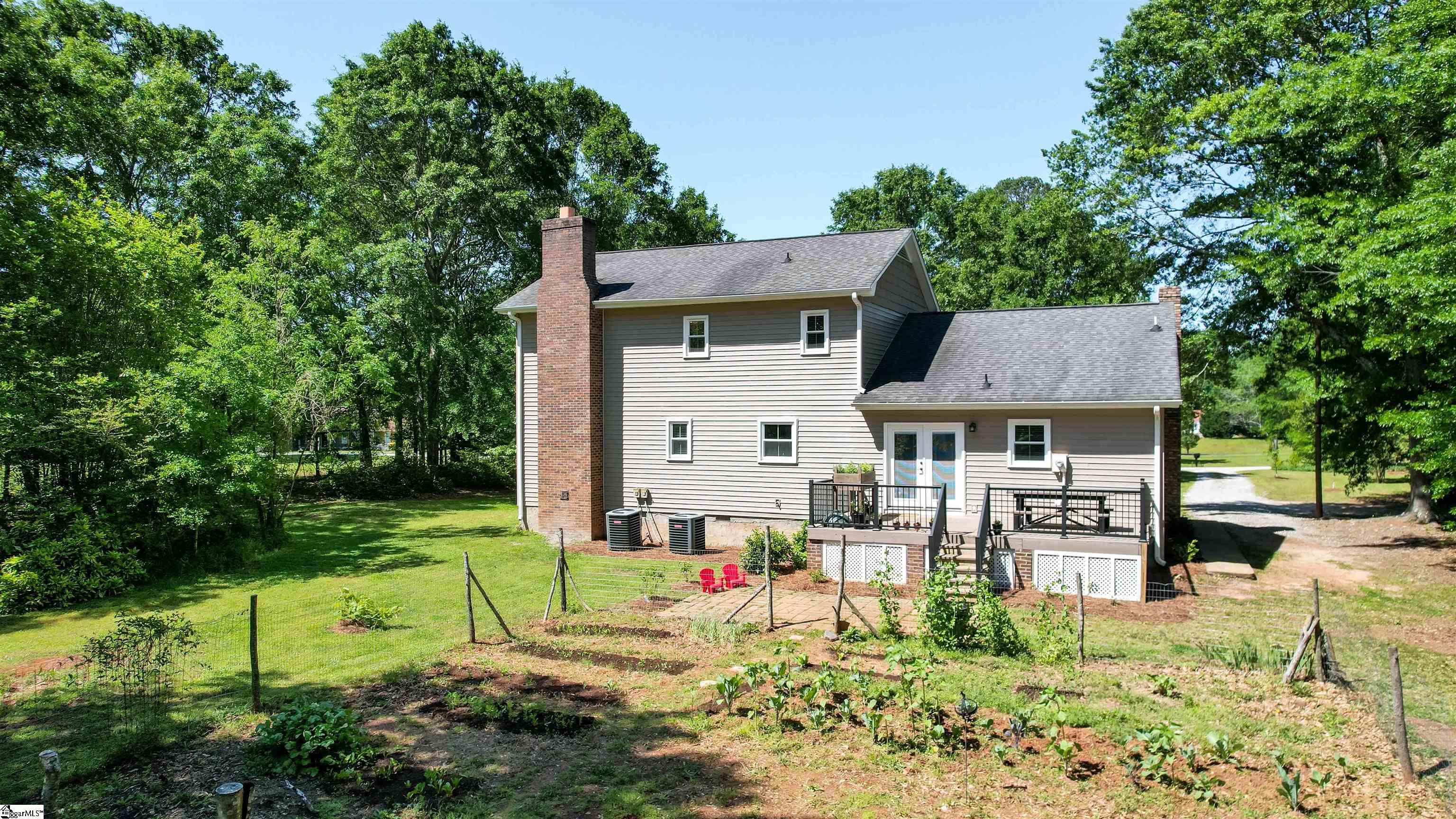 948 Hunter Road Fountain Inn, SC 29644 - Photo 4 of 36