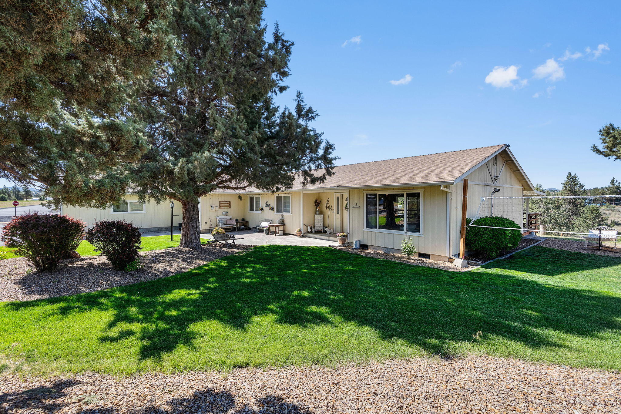 851 Southeast Rancho Lane Madras, OR 97741 - Photo 3 of 52 2025_05_21_851_se_rancho_lane_madras-4