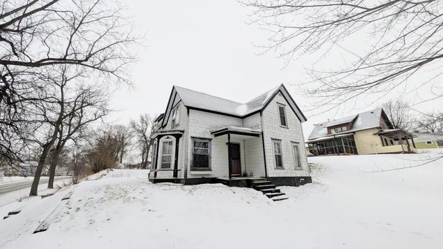 $39,900 | 112 Bluff Street, Lake Benton, MN 56149