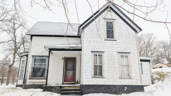 $39,900 | 112 Bluff Street, Lake Benton, MN 56149