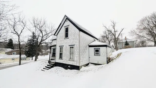 $39,900 | 112 Bluff Street, Lake Benton, MN 56149