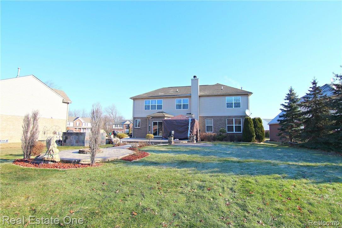 3046 Penn Court Rochester, MI 48307 - Photo 25 of 38 Penn Ct Back.jpg