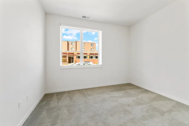 $1,812 | 5945 6th Avenue, Unit 117, Kenosha, WI 53140