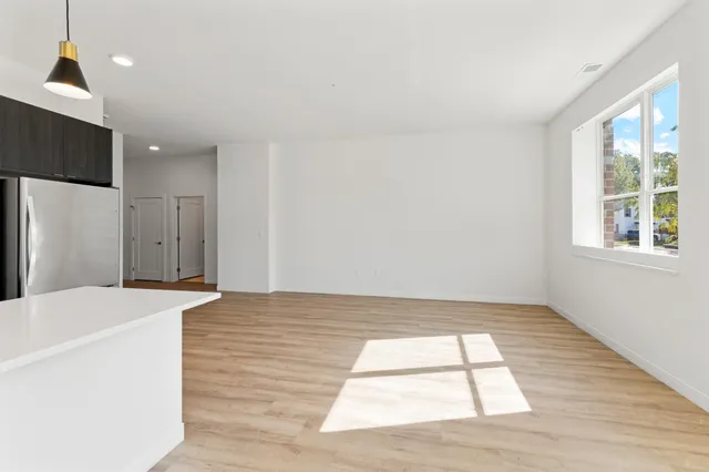 $1,812 | 5945 6th Avenue, Unit 117, Kenosha, WI 53140