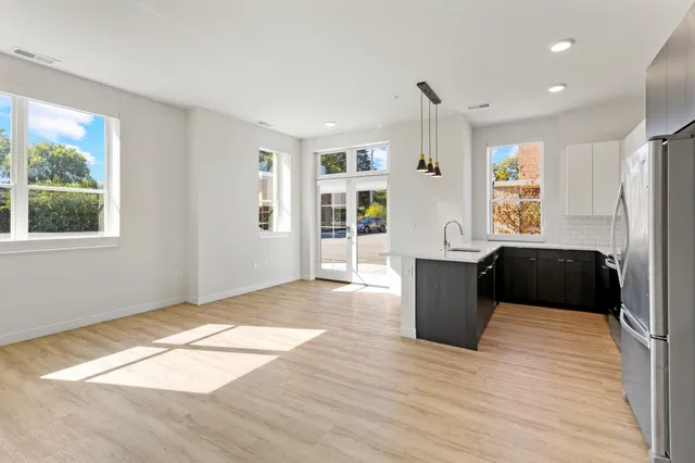 $1,812 | 5945 6th Avenue, Unit 117, Kenosha, WI 53140