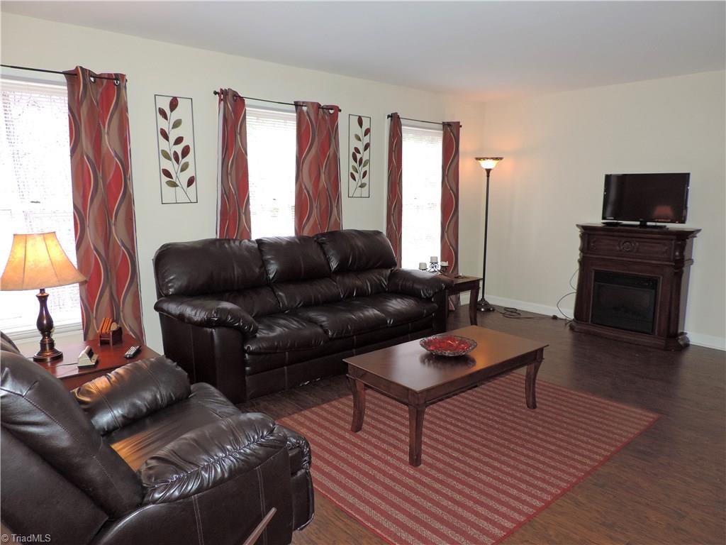 650 Rugby Row, Unit D Winston-Salem, NC 27106 - Photo 2 of 12 Gallery Image 2