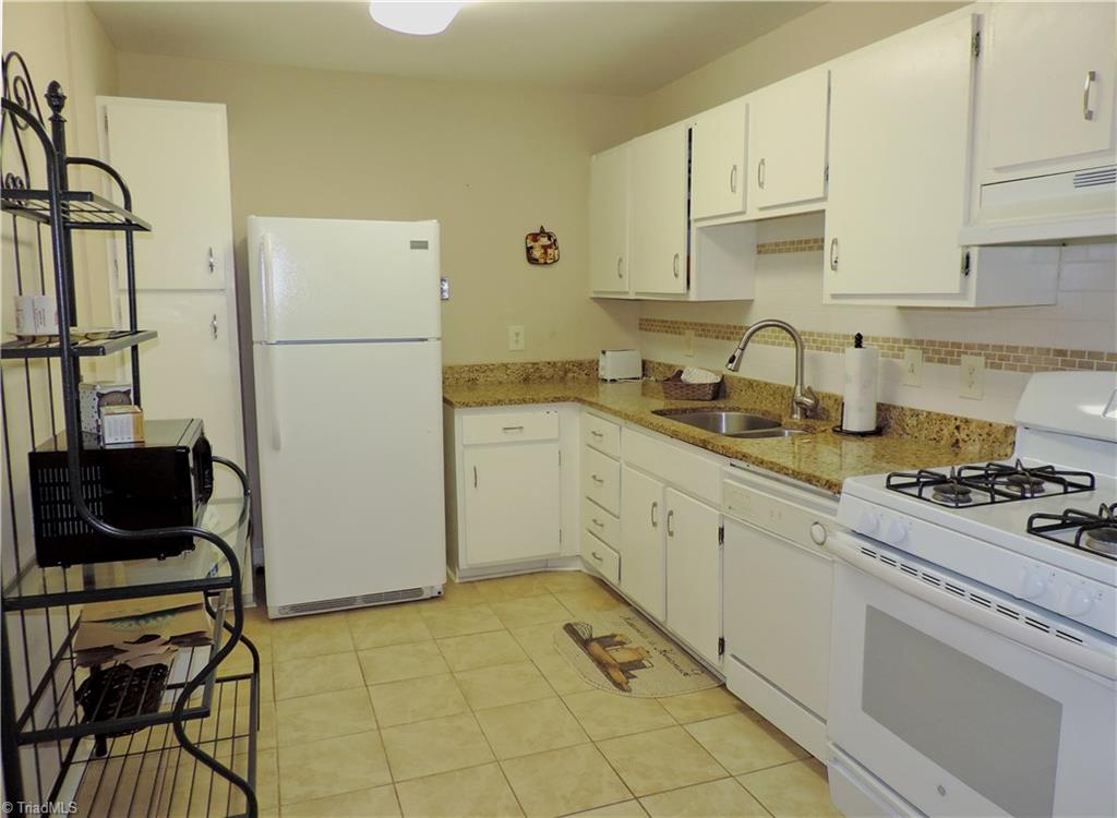 650 Rugby Row, Unit D Winston-Salem, NC 27106 - Photo 7 of 12 Gallery Image 7