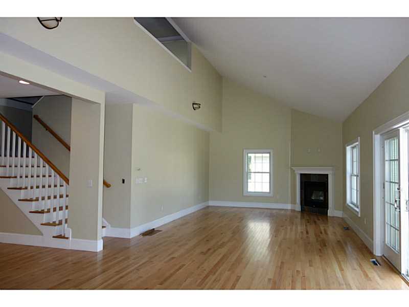 32 Hamilton Farm Road, Unit B1 North Kingstown, RI 02852 - Photo 3 of 11 Den/Family/Great Room.